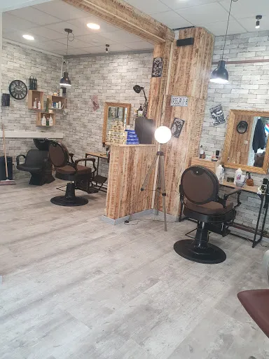 Old school barber shop à Firminy